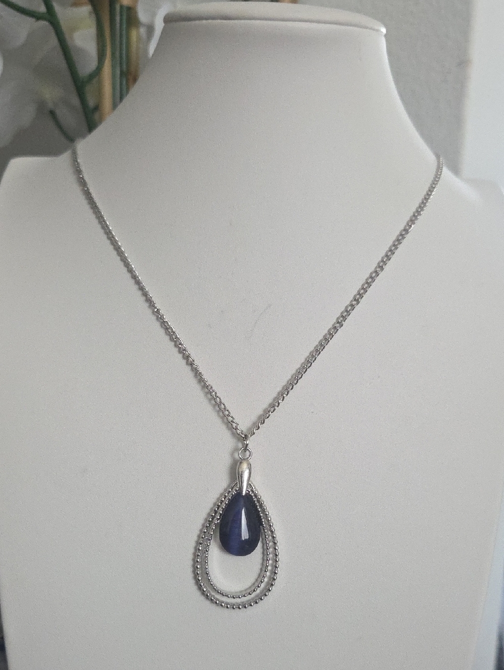 Paparazzi Teardrop Tranquility Blue Necklace NWT